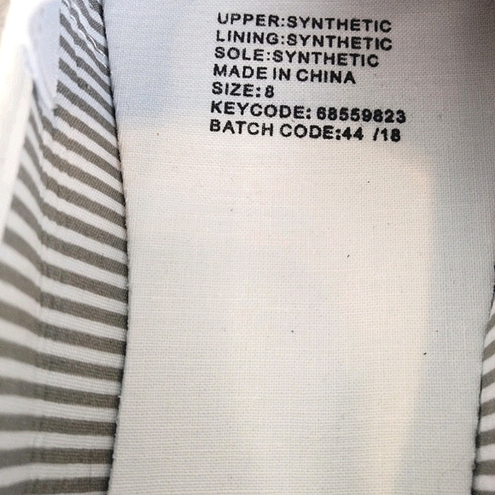 White Canvas Slip-on Shoes - Picture 6 of 9